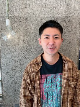 リビング 津田沼(LIVING) 千葉駅MEN’S HAIR/サーフカール/刈り上げセンターパート