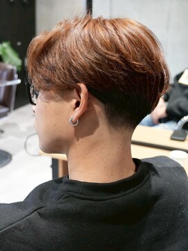 メッツ 原宿(METS) MEN'S/ブラウンカラー×センターパート/テーパーフェード