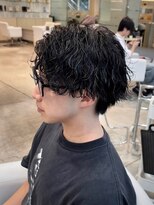 ブランコトレス 鏡島(BLANCO tres)&nbsp;波巻きパーマ/センターパート/常田風パーマ