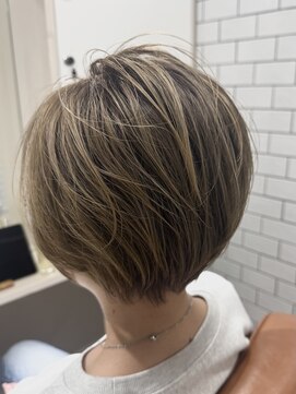 ハツ 橋本(HATSU) ショートヘア◎スモーキーベージュ【佐藤こうや】