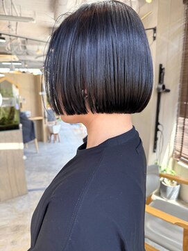 アネンド(anend) 〔stylistカメナシ〕艶黒リップラインボブ
