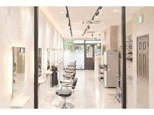 ラフィスヘアー シン 大分店(La fith hair SHIN)の雰囲気（落ち着いた雰囲気で極上のサロンタイム☆[大分駅/メンズカット]）