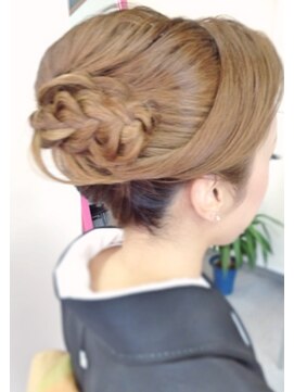 ボイス(Voice) ★結婚式★留袖用ヘアメイク着付け★
