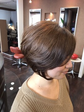 パサパドゥー 浦安店(pas a pas deux) 大人ショートボブ