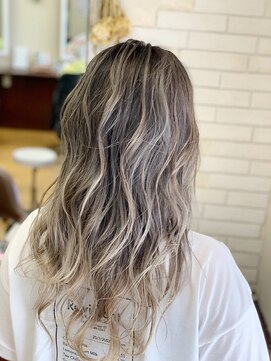 ベルベットヘア 千早店(Velvet hair) ホワイトグレージュ　【福岡 聖容】