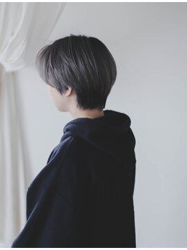 ホワイトルーム(White Room) ハンサムショートのグレージュヘア♪