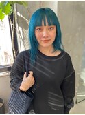 ブルーグリーン　青緑　派手髪　レイヤースタイル　ウルフ　青髪