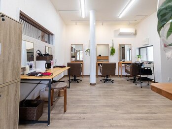 アールカラー(R color)の写真/《新規/フルカラー￥3400♪》お手頃価格+マンツーマンが嬉しいPoint♪☆髪質改善MENUあり◎[メンズも大歓迎]