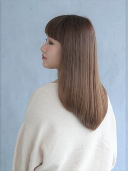 【5月限定クーポン】毛先まで軽やかにまとまる高質感ストレート。美しいシルクのような手触りが長続き★