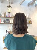 赤みを抑えた明るめマットブラウン