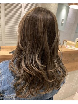 ツリーズ(Trees) ミルクティーベージュ。