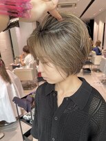 ステアケース 武蔵小杉店(stair:case)&nbsp;大人ナチュラルハイライト細めベージュ丸みショートボブ