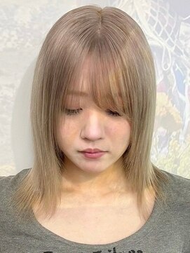 ウィコ 新宿(WICO) ホワイトベージュ[新宿駅/ボブルフ/ダブルカラー/小顔]