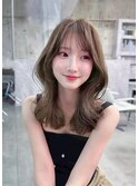 大人ガーリー似合わせカットミディアムレイヤーダークアッシュ