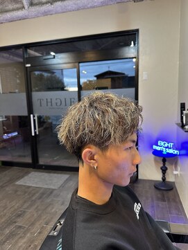 躍動ヘアスタイル