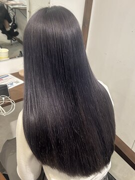 ルイ(ROUIS produced by LUCK 津田沼) ラベンダーグレージュ/大人ロング/グレージュ/ツヤ髪