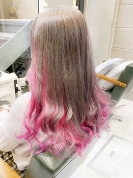 デイズ(days) ベージュカラー/インナーピンクカラーゆるふわロング