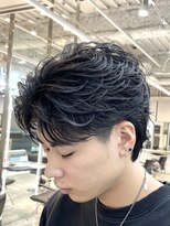 フィフスパーク(fifth PARK)&nbsp;渋谷センターパートフェザーパーマ毛流れパーマ色気メンズカット