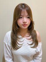 アルティーナ(altina) 透明感ライトブラウンベージュ/レイヤーカット/ハッシュカット
