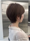 ナチュラルストレート x くびれショート