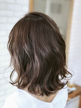 アヴェク トワ(avec toi) オトナ女性×シアーグレージュ×光纏う美髪