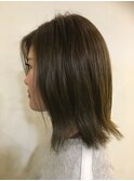 切りっぱなし×ミディアムボブ