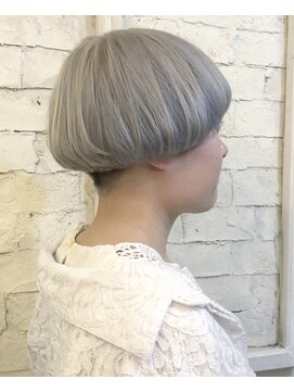 マギーヘア(magiy hair) ホワイトカラーマッシュ［magiyhair 西部笑］