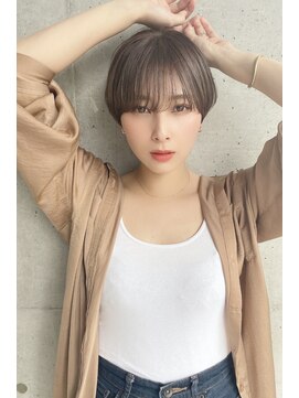 ジーナ 梅田(Zina) 【Zina 梅田】 ハンサムショート×グレージュ