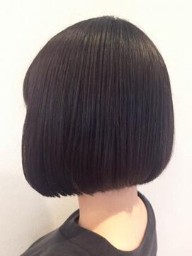 ミーティア バイ クアトロ(Meteor By QUATRO) まとまりのいいボブスタイル☆