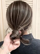 リード バイ ラグーン(LEAD by LAGOON)&nbsp;バレイヤージュグレージュハイライトダブルカラーケアブリーチ