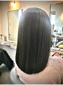 ワンレンベースの顔まわりレイヤースタイル
