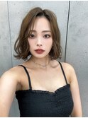 くびれショート黒髪　パーマ