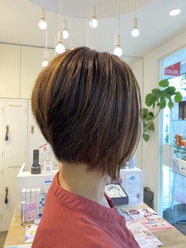 フレッシュサラダ 北坂戸本店 前下がりショートボブ