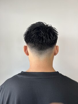 イッヒ 茅ヶ崎(IHHI) ベリーショート/スキンフェード/バーバー/メンズ眉毛カット