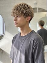 リラクオーレメンズ(LIRA CUORE men's) ハイトーン×ツイストパーマ