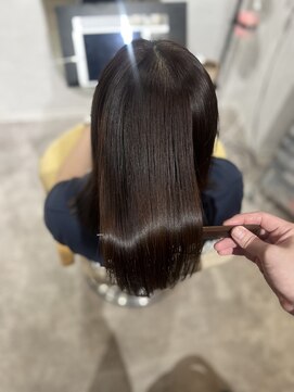 イレーヴ(Y`reve) 髪質改善縮毛で叶える艶髪ストレート