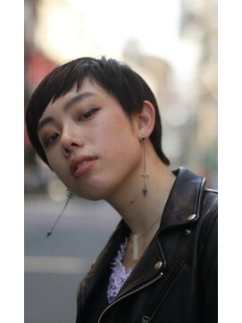 アンレーブ(UNREVE) クールなショートスタイル