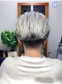 刈り上げ×プラチナシルバーカラー♪