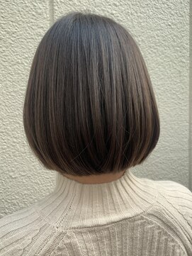 ローレン(Loren) ボブ/切りっぱなし/グレージュ/透明感カラー
