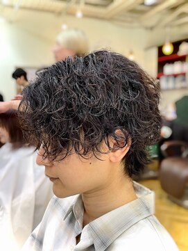 レボルトヘアー(R EVOLUT hair) 【sho】センターパート/メンズパーマ/ウルフ/波巻きパーマ