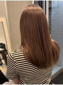 ピンクベージュ