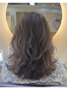 松本平太郎美容室 銀座パートフォー(PART４) レイヤーカット　デザインカラー/20代30代40代50代60代