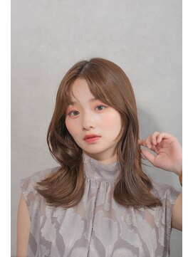 メゾンドムニ 恵比寿(Maison de MUNi) 外ハネ前髪なしセンターパートレイヤーくびれセミロングカラー