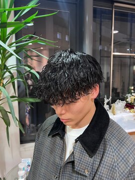 アウラ(AURA) 波巻きパーマ　メンズパーマ　メンズカット　ツイストスパイラル