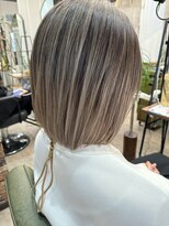ルーナヘアー(LUNA hair)&nbsp;バレイヤージュ ホワイトベージュ ブリーチ エアタッチ ボブ
