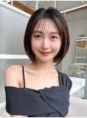 暗髪で大人可愛く！後れ毛がかわいいギリギリ結べるくびれボブ