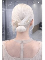 ストゥー(StueW.)&nbsp;お呼ばれパーティーヘアセット12/ヘアメイク/ブリーチ/レイヤー