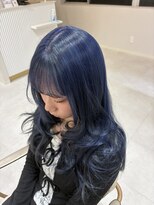 ルシエバイファブリック(Lucie by fabrique)&nbsp;深みと透明感を両立したネイビーブルーカラー