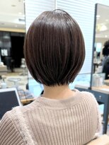 アフロート ルヴア(AFLOAT RUVUA)&nbsp;『岩田莉奈』40代50代お洒落な白髪染ショートボブ新宿ケアカラー