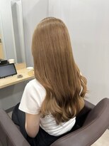 アトレ アネックス(attrait ANNEX)&nbsp;ベージュロングは大人っぽさが叶う、上質な仕上がり